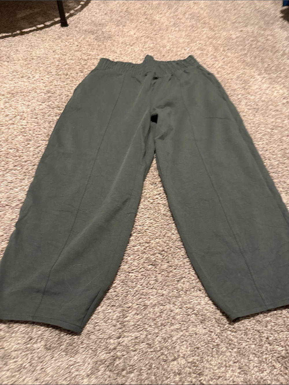 Old Navy Women's Olive Green Wide-Leg Joggers